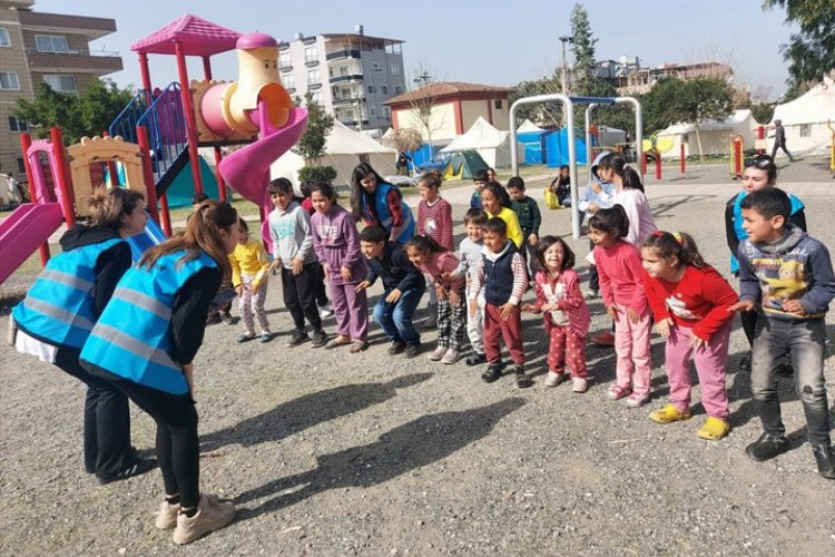 Denizli İskenderunlu çocuklara moral oluyor -