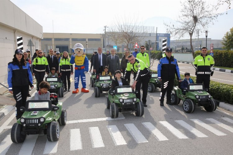 Depremzede çocuklara Manisa'da trafik eğitimi -