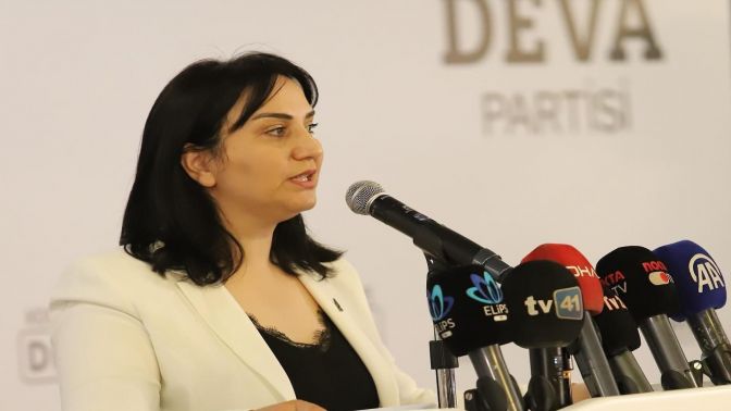 DEVA Partili Zeynep Sudan: “Kadının ne giyeceğine devlet karar veremez”