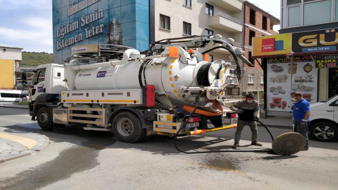 Dilovası’nda altyapı hatlarında temizlik yapılıyor