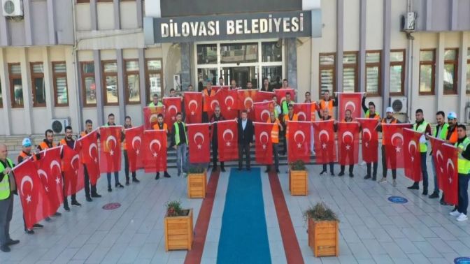 Dilovası, Türk Bayrakları ile donatıldı