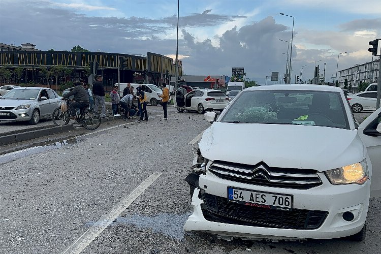 Düzce'de trafik kazası: 3 yaralı -