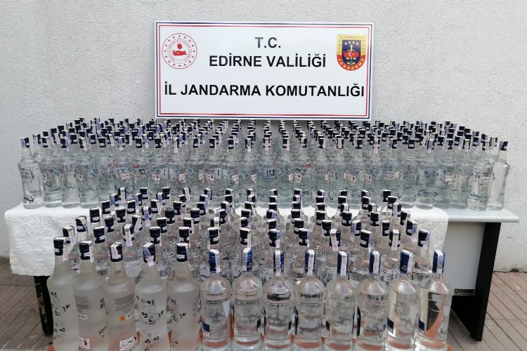 Edirne Jandarması 307 litre kaçak içkiye el koydu -