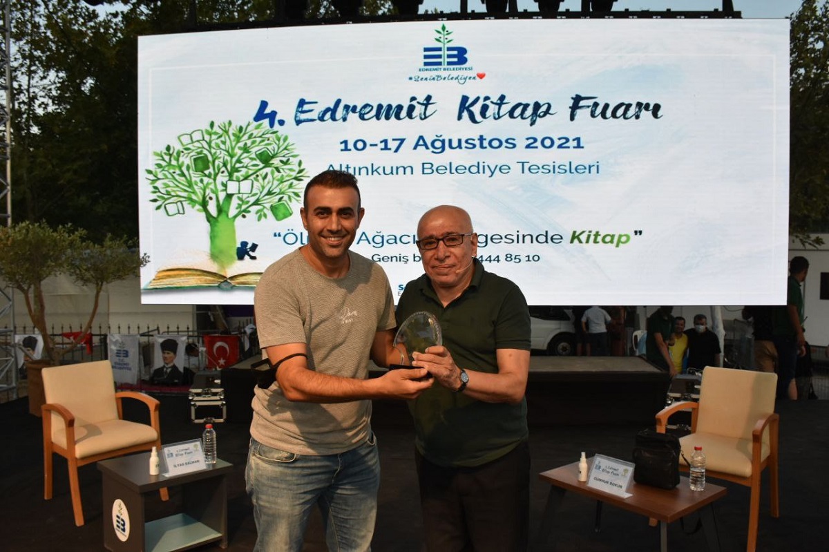 Edremit Kitap Fuarı devam ediyor