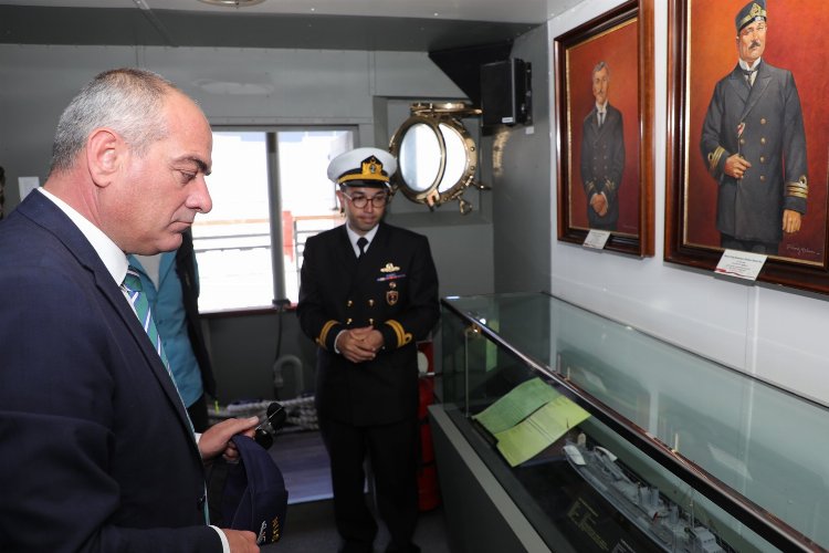 Efsane gemiye Bursa Gemlik'te ziyaretçi akını -