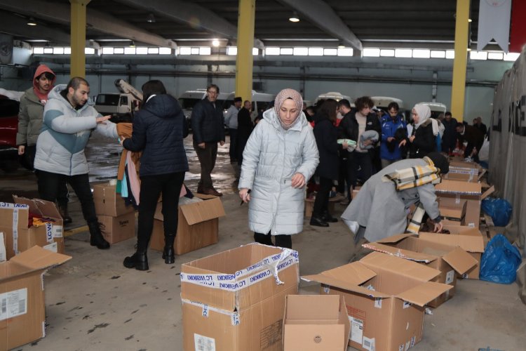 ERÜ'den depremzedelere uzanan desteğe yardım eli -