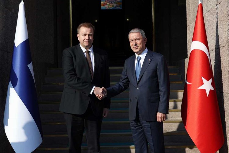 Finlandiya Savunma Bakanı Türkiye'de... Bakan Akar'dan 'güçlü TSK, güçlü NATO' vurgusu -