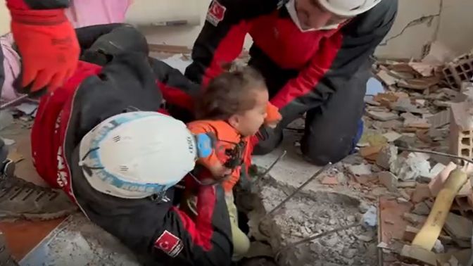 GEAK Ekiplerinin Kurtardığı Zehra Bebek Umudun Adı oldu