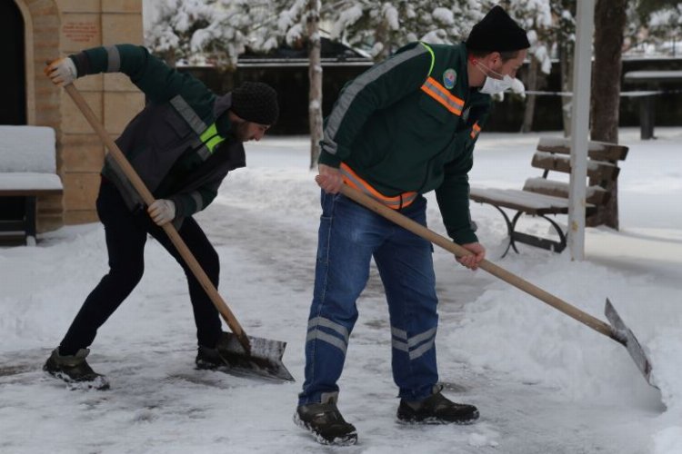 Gölbaşı Belediyesi ekipleri sahaya indi -