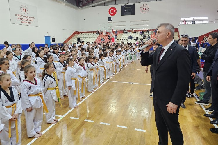 Gölcük Belediyespor sporcuları kuşak atlama sevincini paylaştı -