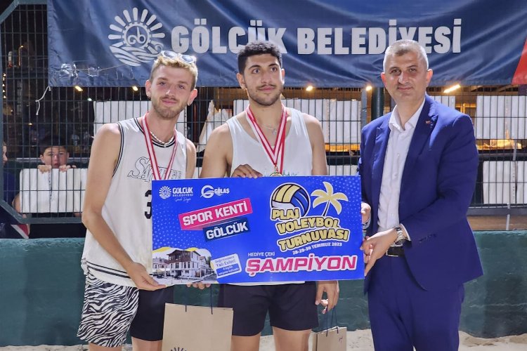 Gölcük'teki Plaj Voleybolu'nda şampiyon belli oldu -