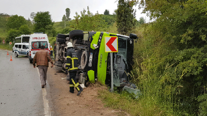 HALK OTOBÜSÜ DEVRİLDİ: 1 YARALI