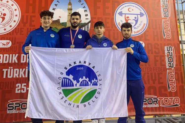 Halterde başarıların ardı arkası kesilmiyor -