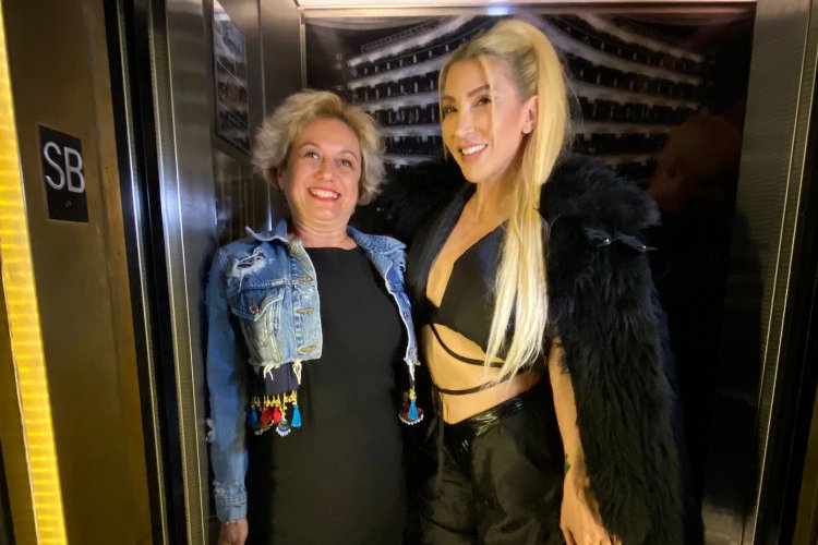 Hande Yener NewYork'lu Türkleri coşturdu -