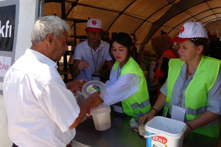 Hatay'a Nef Vakfı ile umut taşıyor -