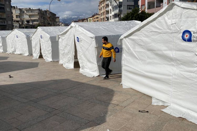 Hatay'da çadırlar ve aşevi depremzedeler için -