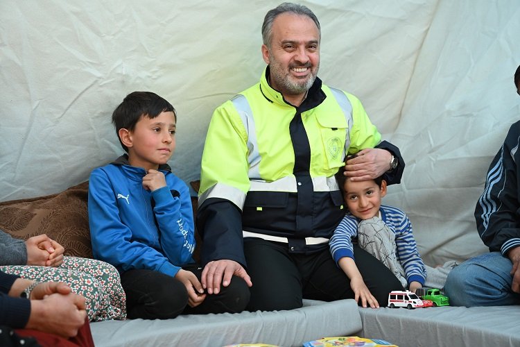 Hataylı afetzedelere Bursa morali -