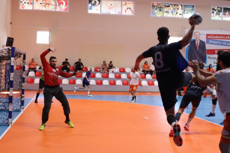 Hataylı hentbolcular 4'te 4 yaptı -