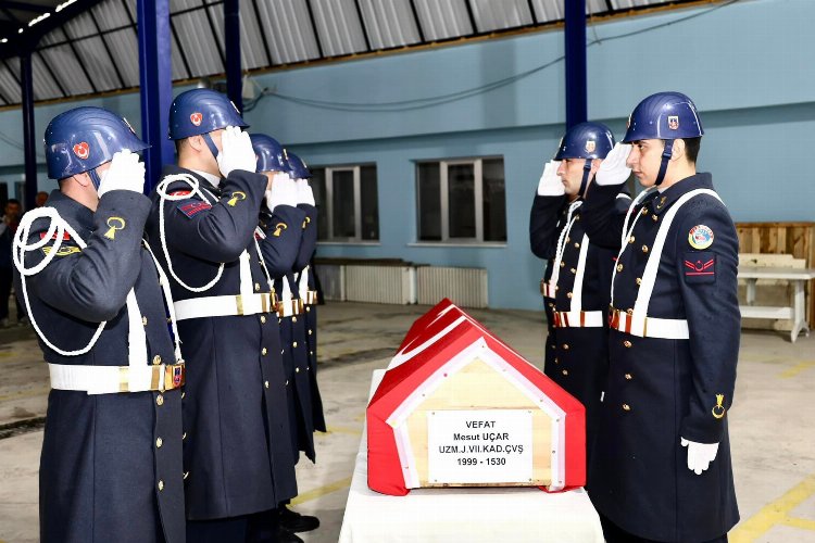 Hayatını kaybeden Uzman Çavuş son yolculuğuna uğurlandı -