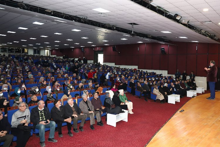 İlahiyatçı Mustafa Karataş Konyalılarla buluştu -