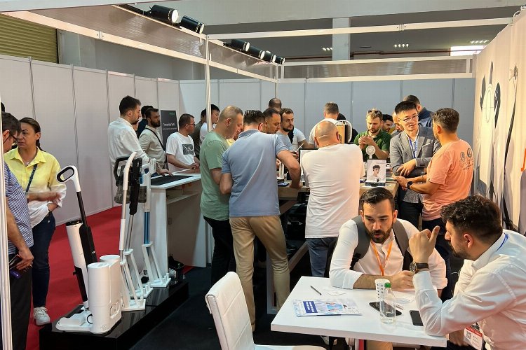 Çin, ürünlerini İstanbul'a taşıdı -