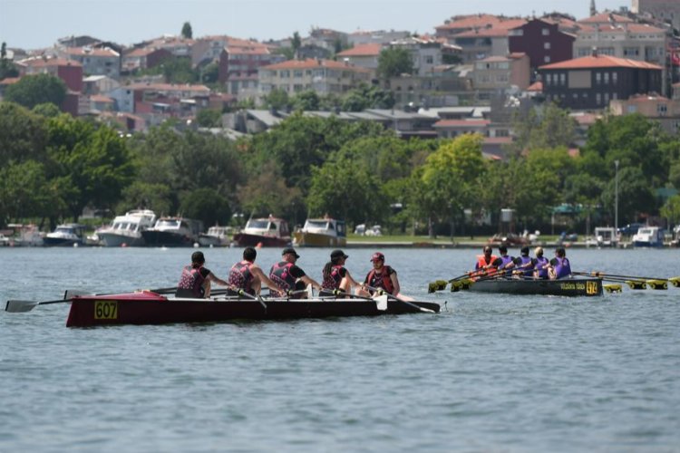 İstanbul'da 'Haliç Su Sporları'na renkli açılış -