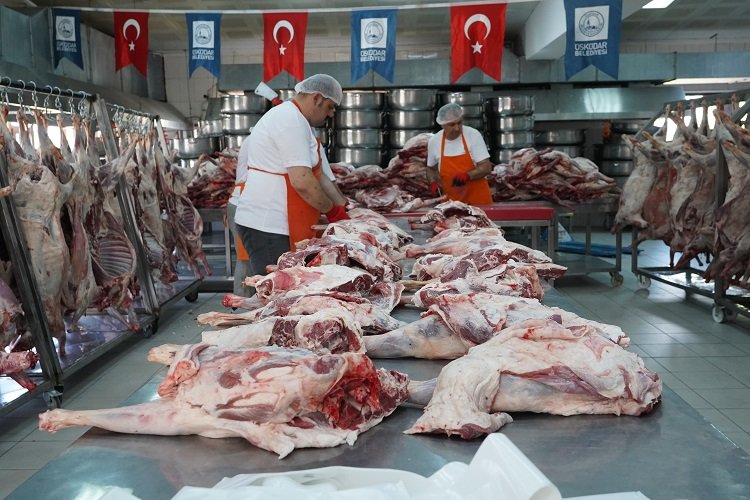 İstanbul Üsküdar'da 50 ton kurban eti dağıtıldı -