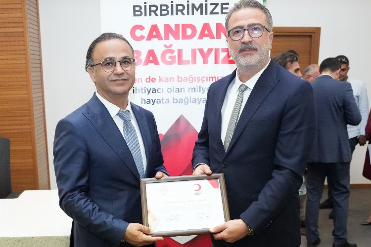 İzmir'de kan bağışçıları sertifikalandı -