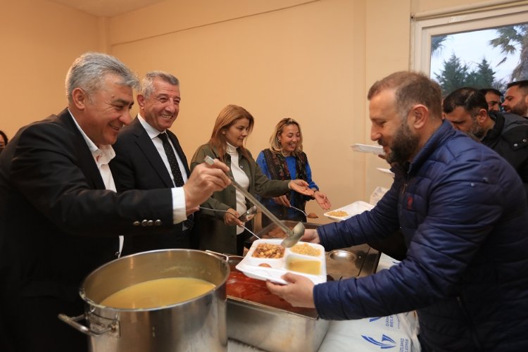 İzmir Güzelbahçe'de iftar yemeğinde ‘İnce’ birliktelik -