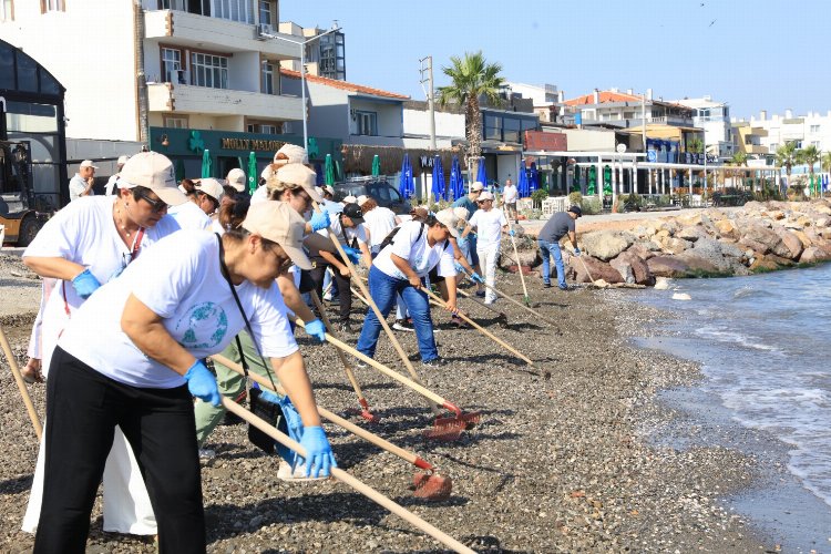 İzmir Güzelbahçe'de imece temizlik -