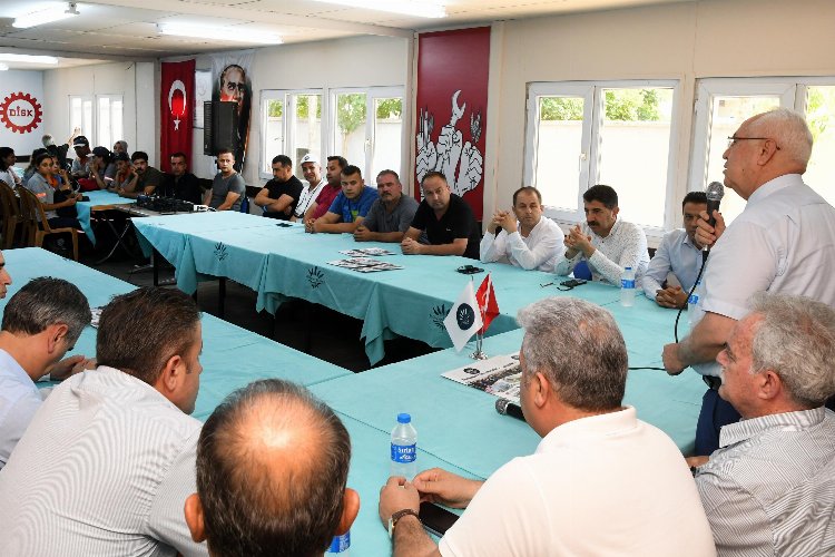 İzmir Karabağlar'da erken bayramlaşma -