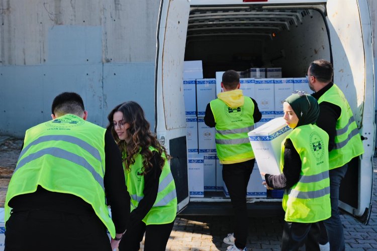 İzmirli genç Boşnaklardan Ramazan yardımı -