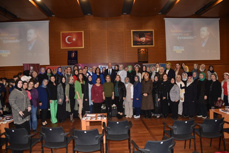 Kadın Siyaset Akademisi'nde zil çaldı -