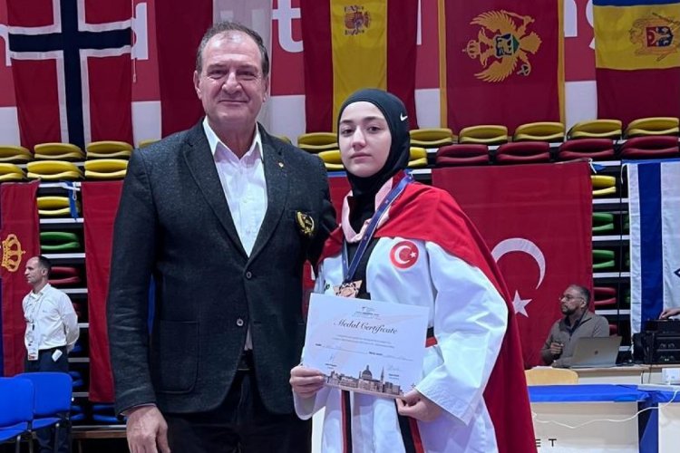 Kağıtsporlu Esila, Avrupa üçüncüsü oldu -