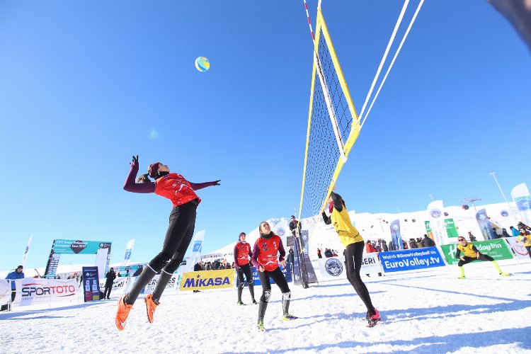 Kar voleybolu Avrupa Kupası Kayseri Erciyes'te -