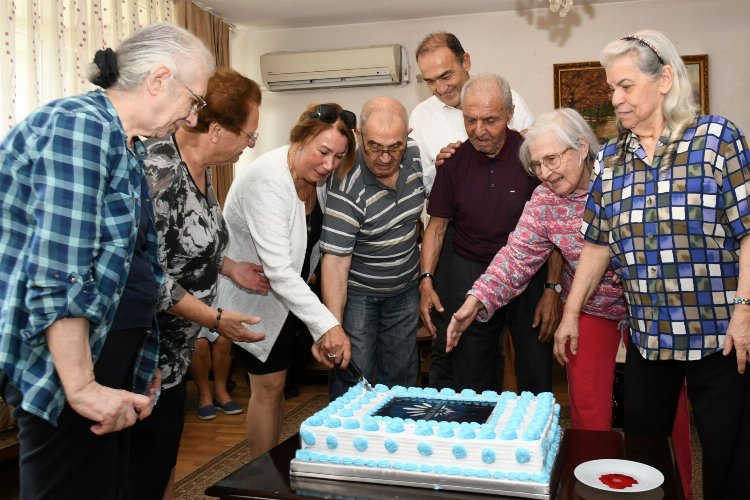 Karabağlar'dan yaşlılara vefa -