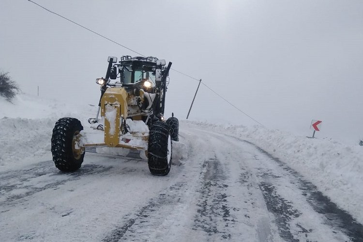 Kayseri Büyükşehir 449 mahalle yolunu açtı -