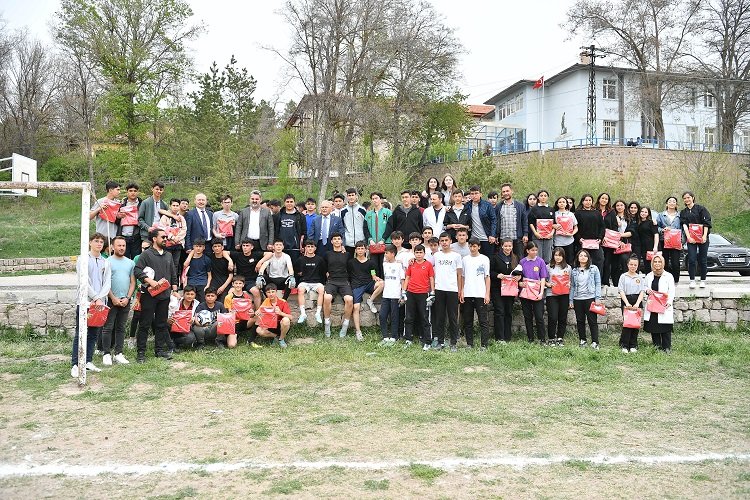Kayseri Büyükşehir'den öğrencilere müjdeler -