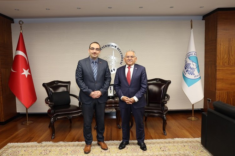 Kayseri Büyükşehir'e Özdemir'den veda ziyareti -