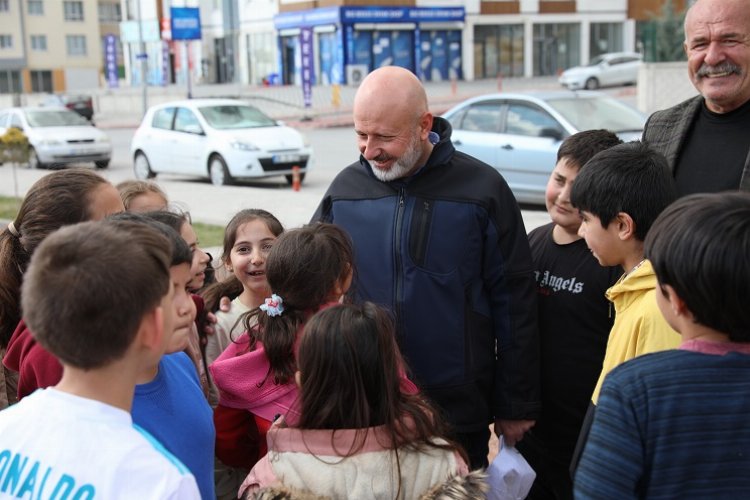 Kayseri Kocasinan'a çocuklardan sevgi gösterisi -