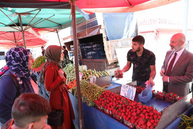 Kayseri Kocasinan'da Başkan Çolakbayrakdar pazarcı oldu -
