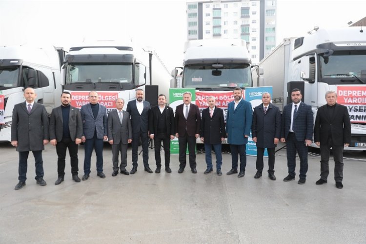 Kayseri Melikgazi'nin yardım tırları Yeşilyurt'a ulaştı -