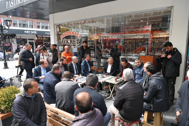 Kayseri protokolünden esnaf ziyareti -