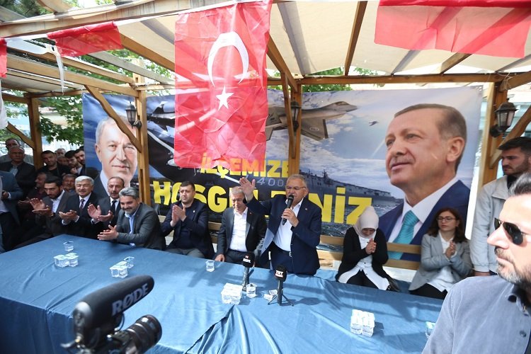 Kayseri protokolüne Tomarza'da meşaleli karşılama -