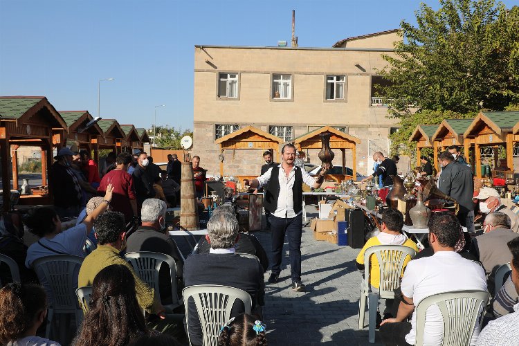 Kayseri Talas'ta Antika Pazarı hız kesmeden devam ediyor -