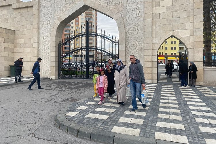 Kayserililerden ‘mezarlık hizmeti’ teşekkürü -