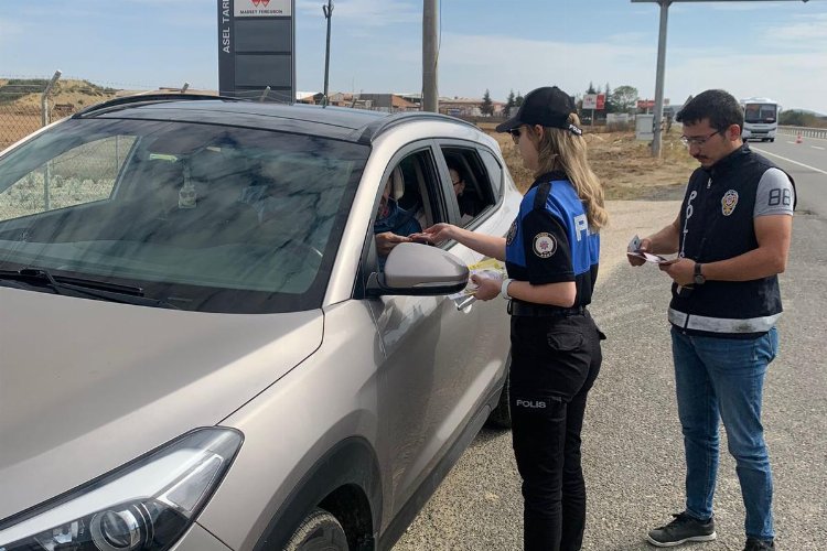 Keşan'da trafik ve araç güvenliği konulu broşür dağıtıldı -