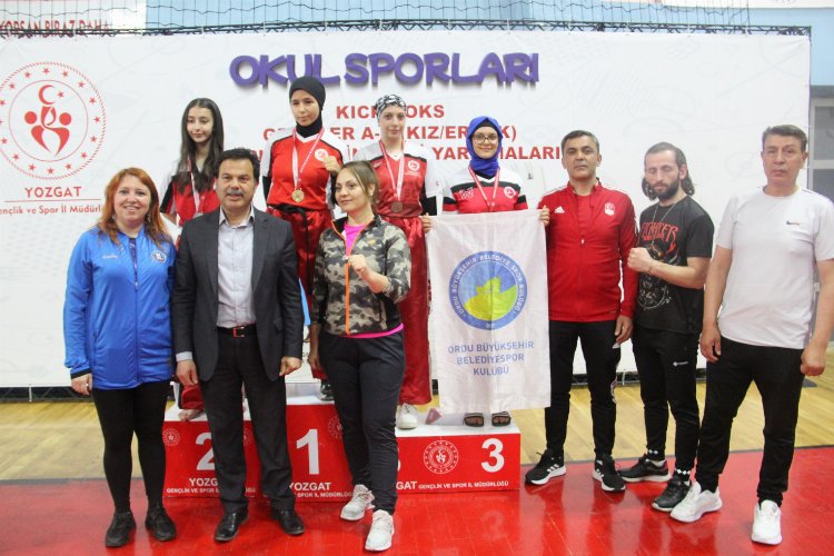 Kick Boks'tan Kütahya'ya 2 madalya -