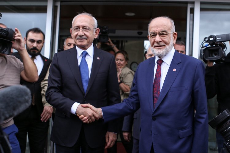 Kılıçdaroğlu, Karamollaoğlu'nu ziyaret etti -