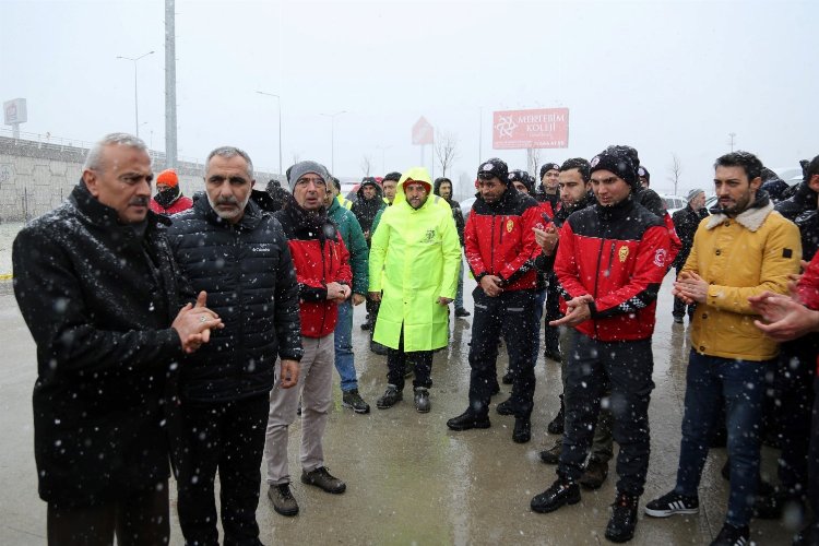 Kocaeli afet bölgesi için tek yürek -